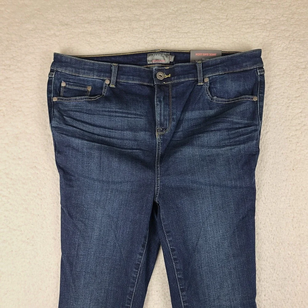 Torrid Jeans Women 16S 16 Short Blue Mid Fit Super Skinny Soft Dark Wash NWT NEW